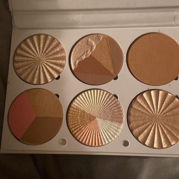 OFRA On the Glow highlighting and bronzing palette.  Brand new in box - Picture 6 of 8